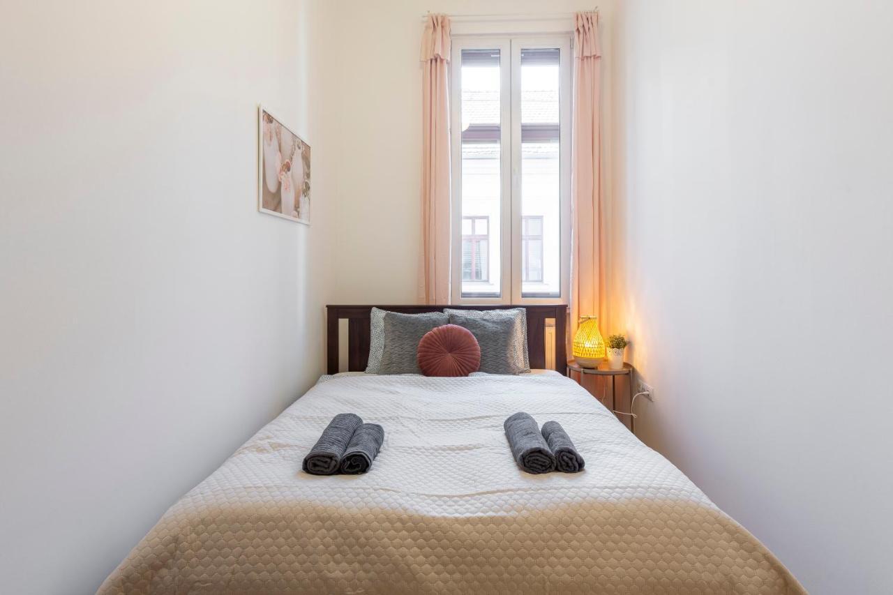 Cozy Home By Bella In The Heart Of בודפשט מראה חיצוני תמונה